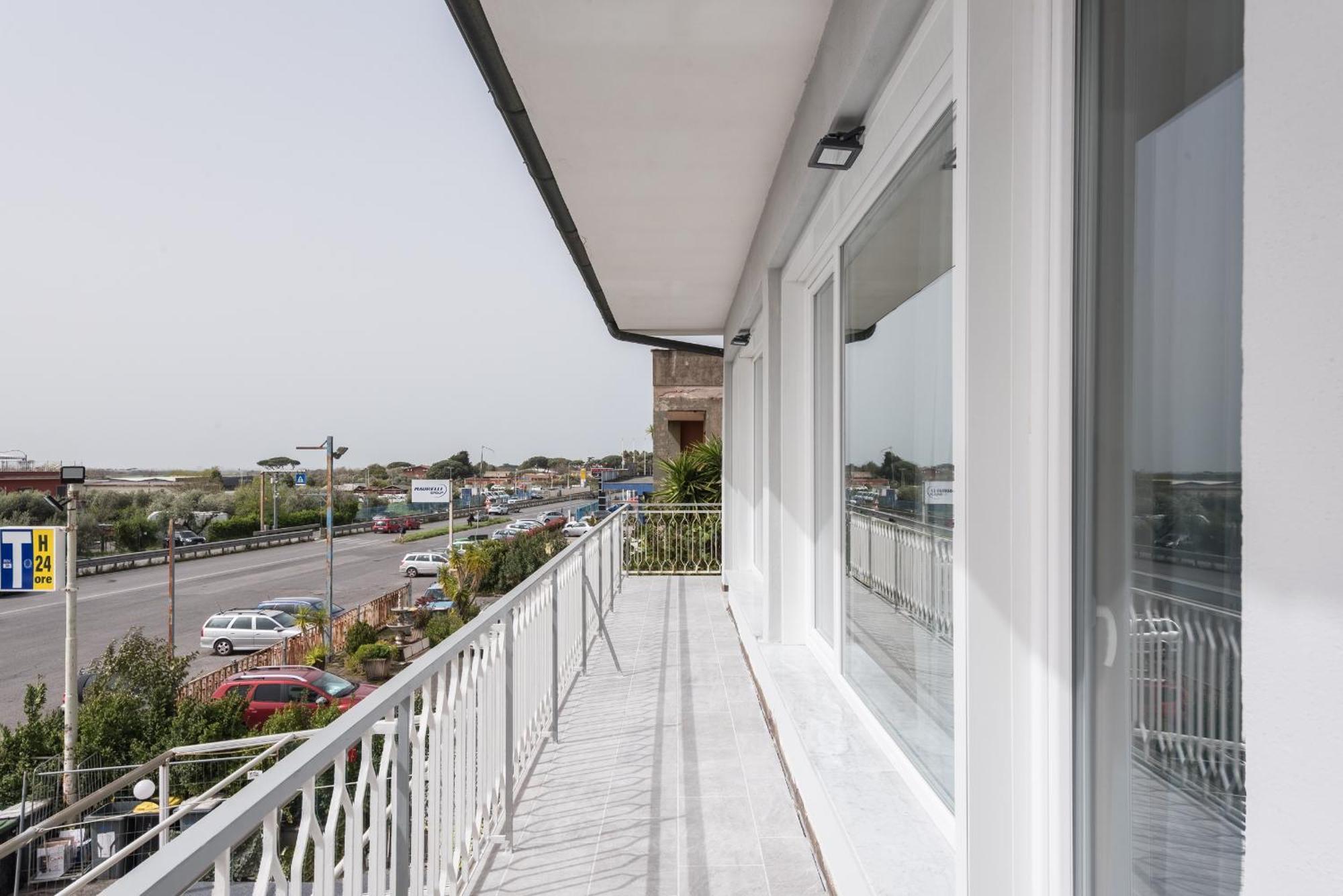 Travelershome Ciampino Airport Guesthouse 600M To Airport المظهر الخارجي الصورة