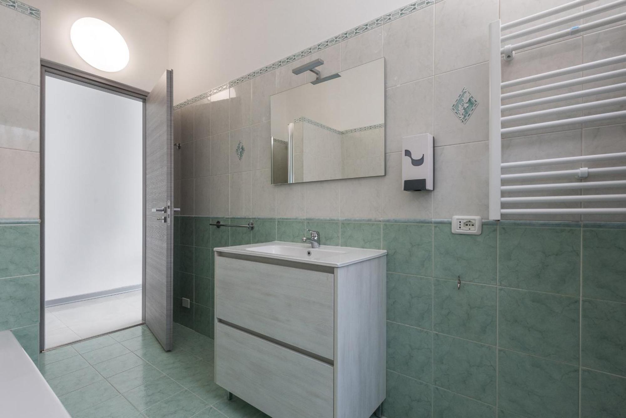 Travelershome Ciampino Airport Guesthouse 600M To Airport المظهر الخارجي الصورة