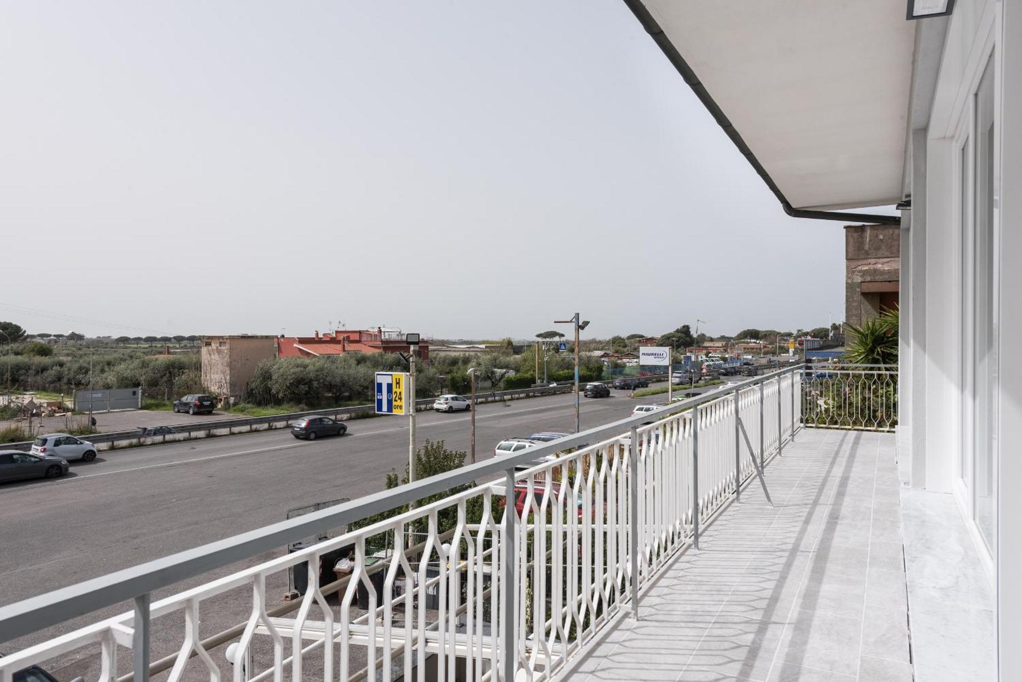 Travelershome Ciampino Airport Guesthouse 600M To Airport المظهر الخارجي الصورة